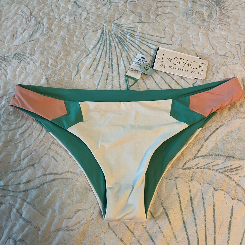 L Space Color Block Barracuda Bottom in Spearmint NWT Size M. Reversible.